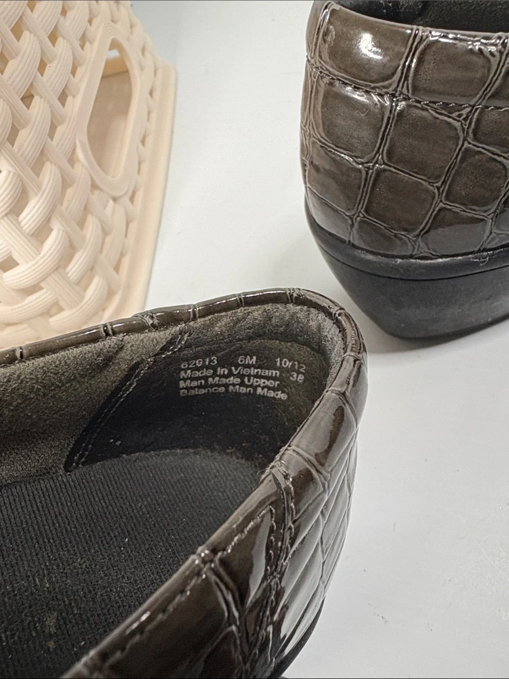 Cleaners‎ 6 Croc-Embossed Slip-On Loafers in Dark Brown. Box 27